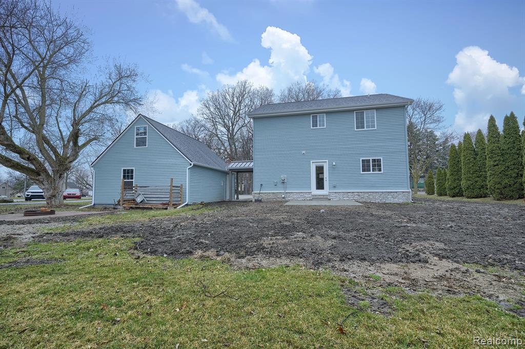 950 Leon Road Walled Lake, MI 48390 - Photo 32 of 36 Gallery Image 32