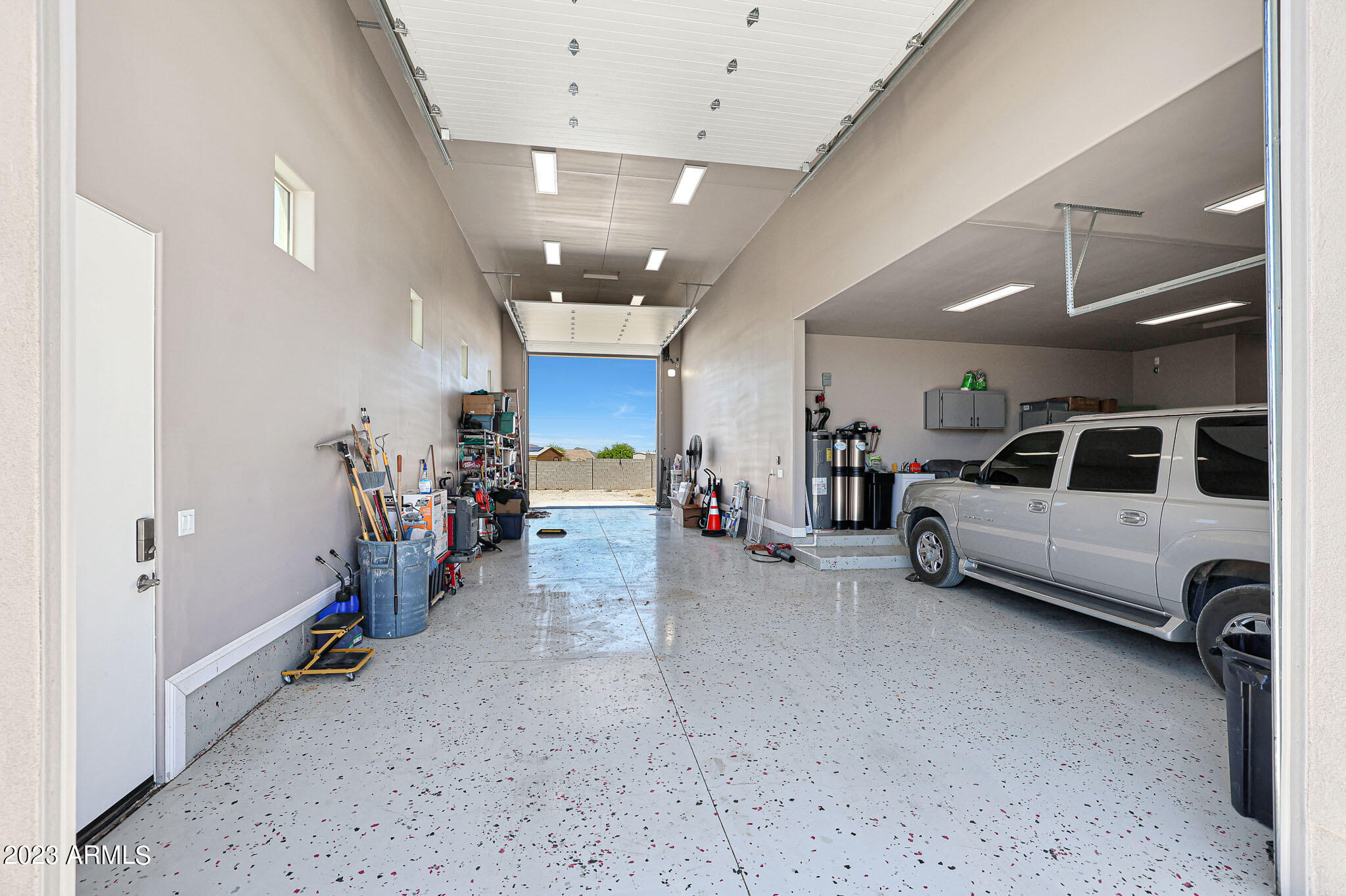 1007 East Ridgecrest Road Phoenix, AZ 85086 - Photo 43 of 63 rv drive thru