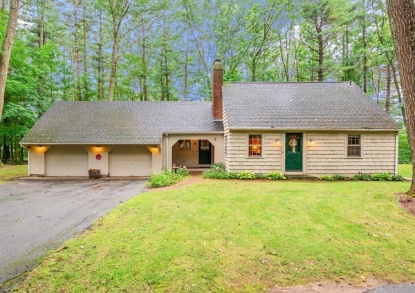 17 Wells Park Road Sturbridge, MA 01566 - Photo 1 of 37 front view of a house with a yard