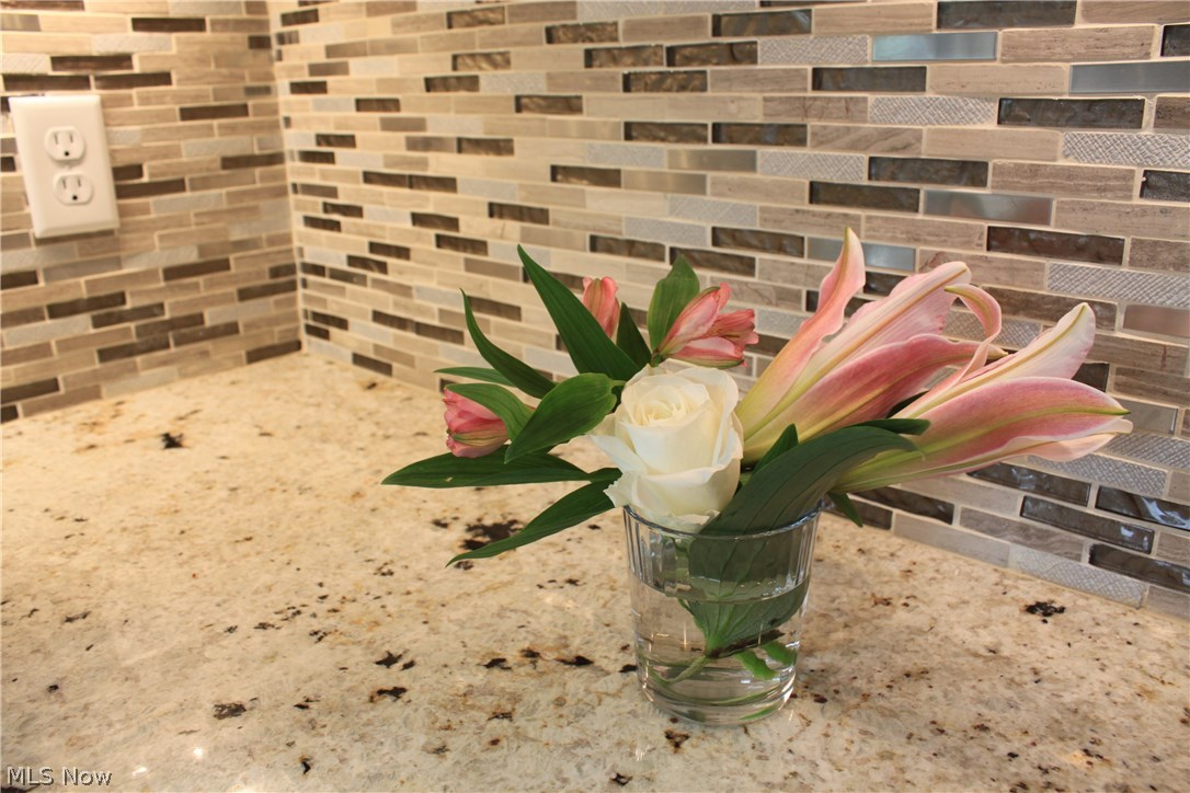 3333 Avalon Road Cleveland, OH 44120 - Photo 6 of 31 Beautiful backsplash in the kitchen.