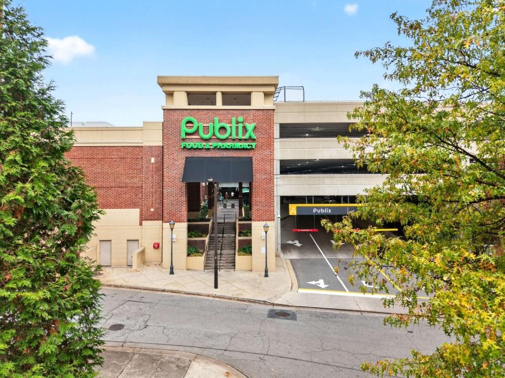 3668 Kingsboro Road Northeast, Unit 11 Atlanta, GA 30319 - Photo 33 of 43 a view of a building with entryway