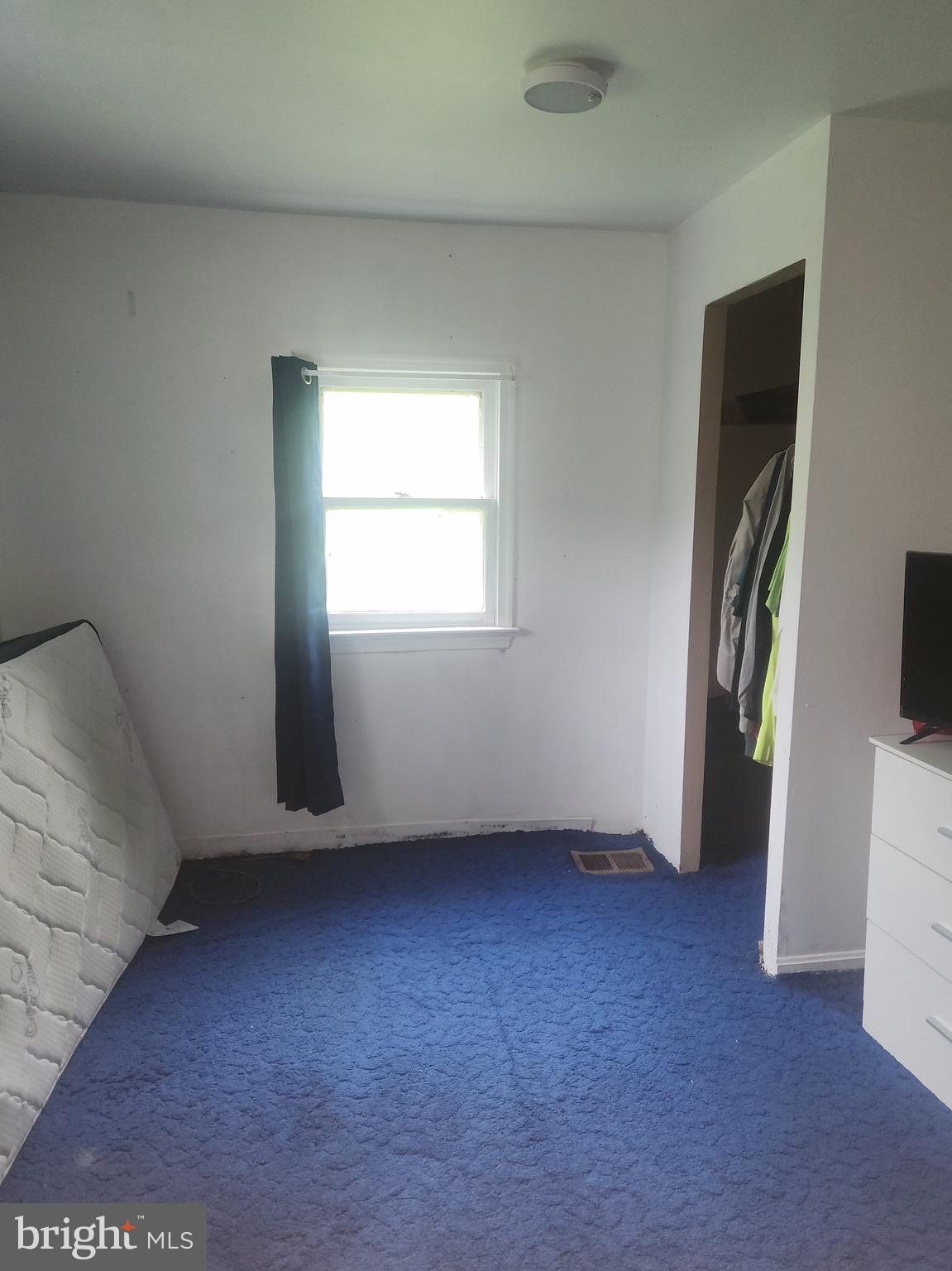 5703 Tobery Road Frederick, MD 21704 - Photo 27 of 36 Two adjoining BRs could be large MBR!