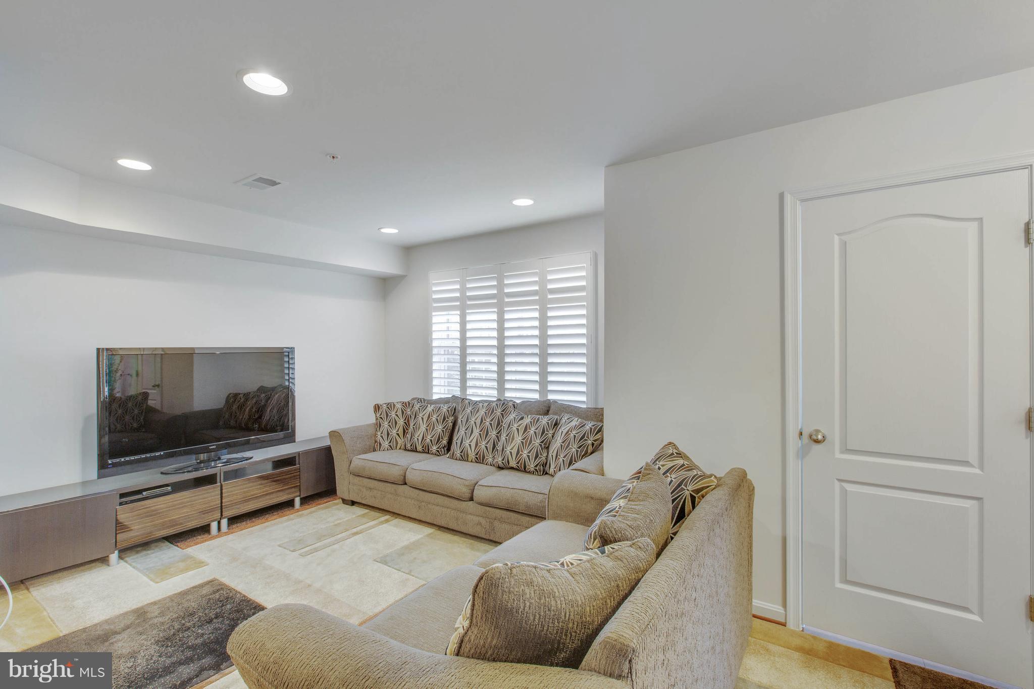 2652 Shade Branch Road Hanover, MD 21076 - Photo 25 of 35