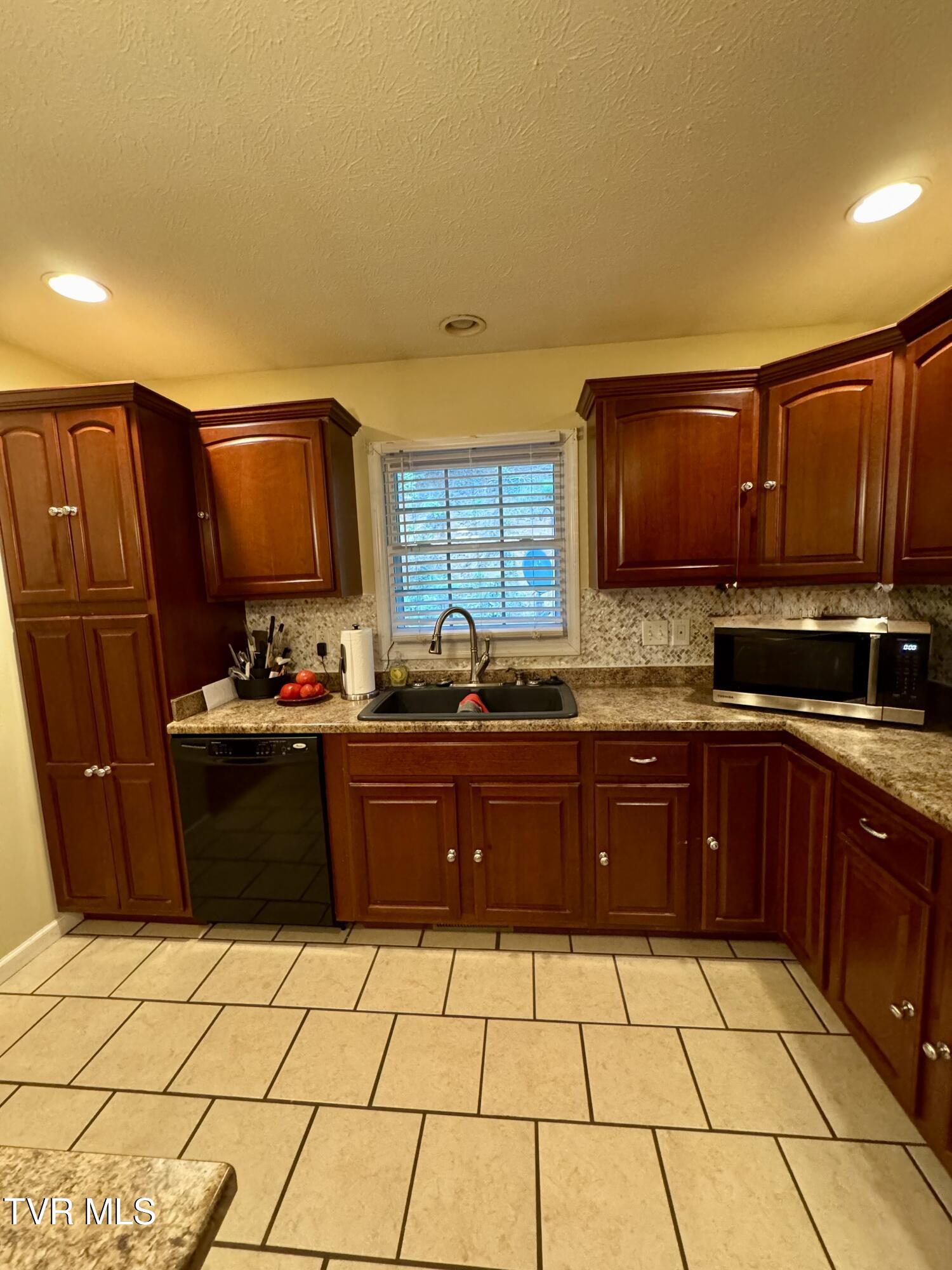 116 Hasty Boulevard Erwin, TN 37650 - Photo 19 of 45 IMG_5040