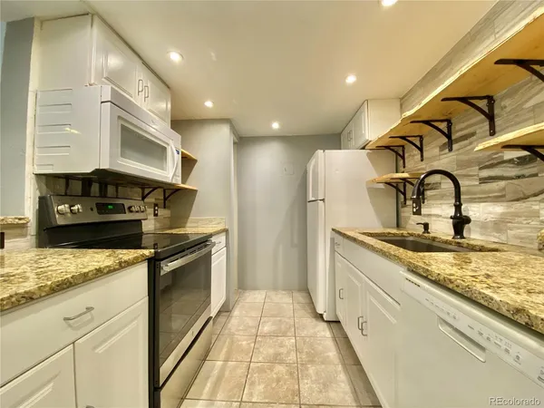 $1,795 | 4400 South Quebec Street, Unit D201, Denver, CO 80237