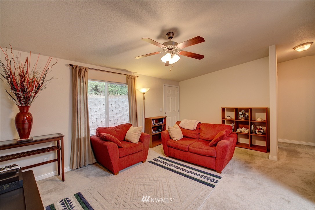 23525 15th Avenue Southeast, Unit 408 Bothell, WA 98021 - Photo 4 of 20 Gallery Image 4