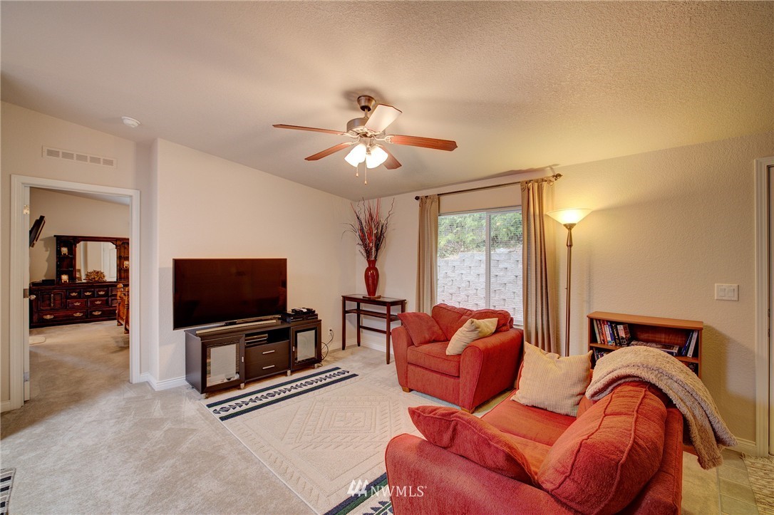 23525 15th Avenue Southeast, Unit 408 Bothell, WA 98021 - Photo 5 of 20 Gallery Image 5