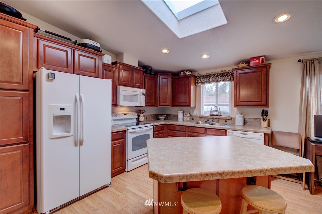 23525 15th Avenue Southeast, Unit 408 Bothell, WA 98021 - Photo 7 of 20 Gallery Image 7