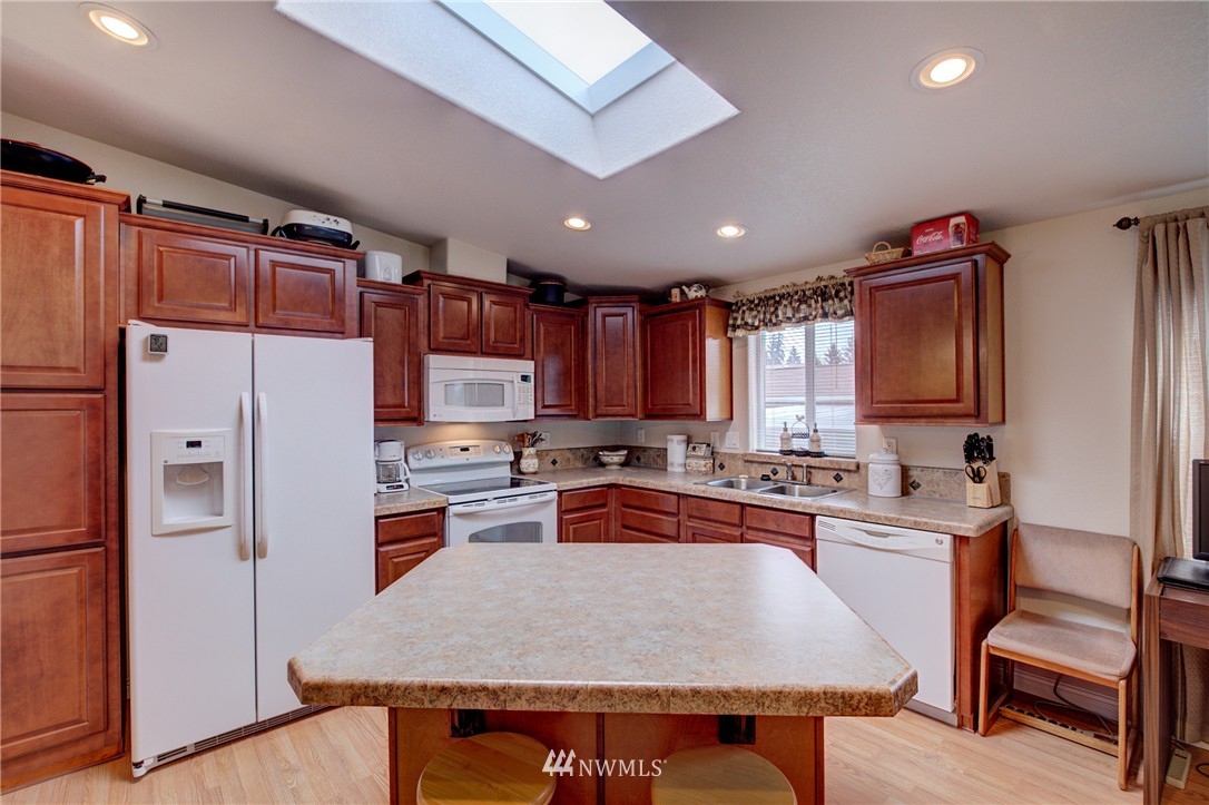 23525 15th Avenue Southeast, Unit 408 Bothell, WA 98021 - Photo 8 of 20 Gallery Image 8