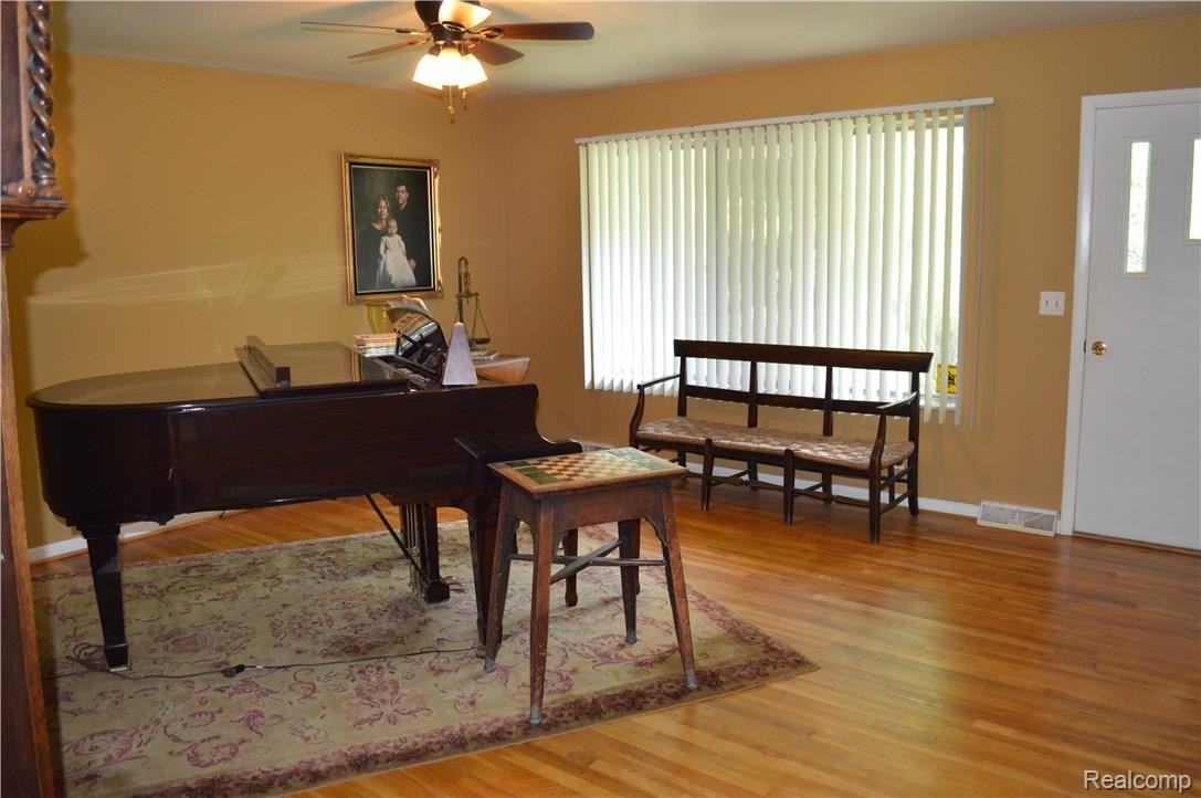 5550 Commerce Road West Bloomfield, MI 48324 - Photo 12 of 26 DSC_0258.jpg
