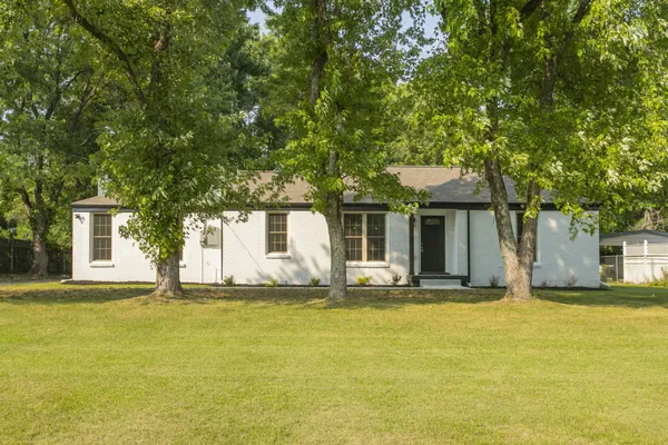 $2,850 | 1229 Berwick Trail, Madison, TN 37115