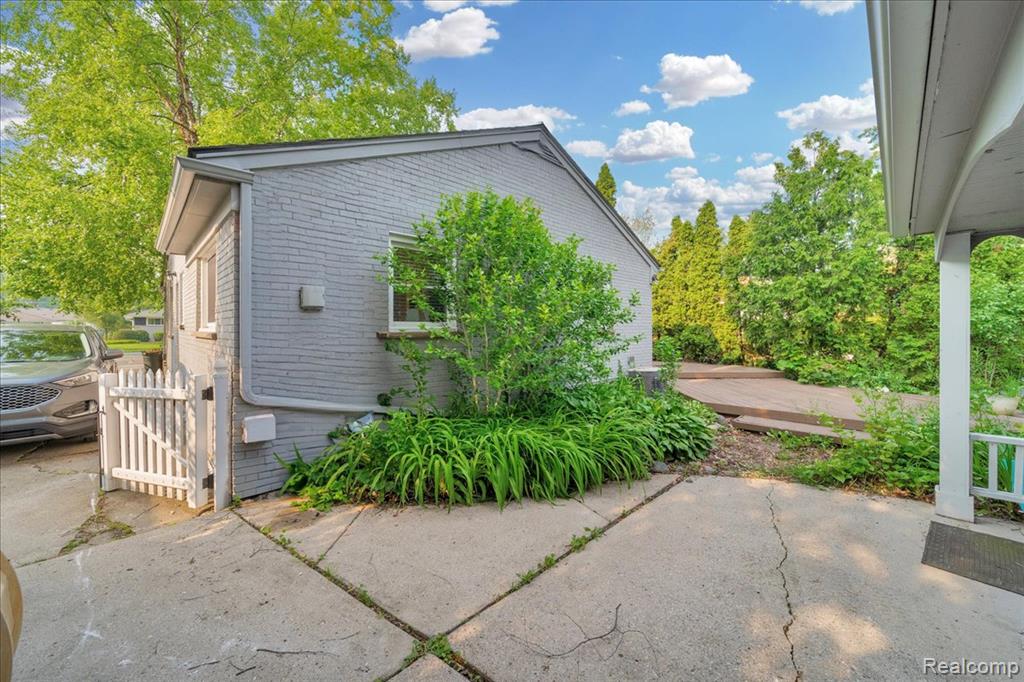 16141 Reedmere Avenue Beverly Hills, MI 48025 - Photo 36 of 42