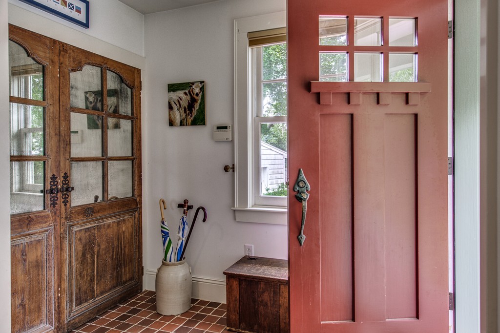 86 Eastern Point Boulevard Gloucester, MA 01930 - Photo 5 of 30