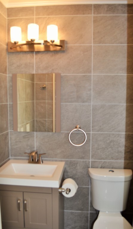 39 Trinity Terrace Springfield, MA 01108 - Photo 13 of 28