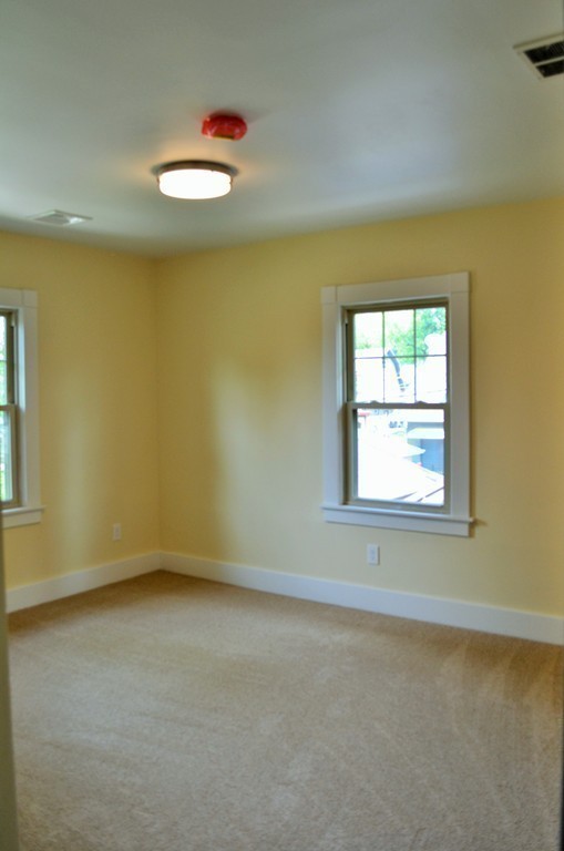 39 Trinity Terrace Springfield, MA 01108 - Photo 21 of 28