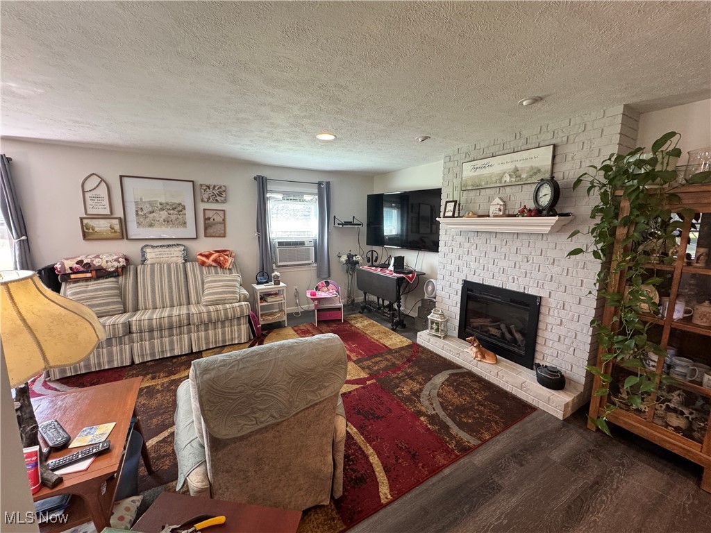 867 Vermilion Road Vermilion, OH 44089 - Photo 10 of 27 living room with fireplace