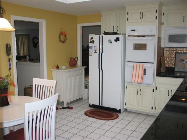 79 MacArthur Road Stoneham, MA 02180 - Photo 8 of 20 Gallery Image 8