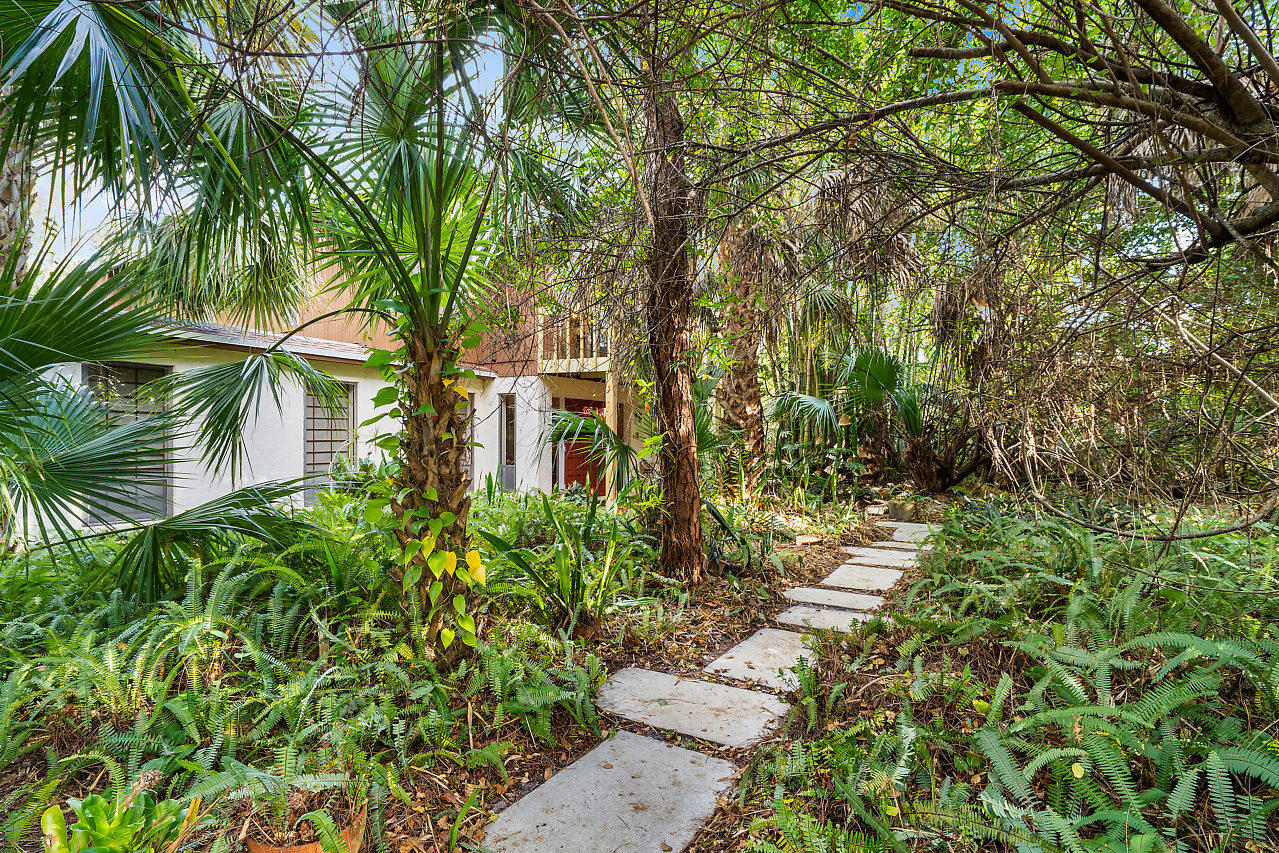 7479 Southeast Rivers Edge Street Jupiter, FL 33458 - Photo 4 of 39 Front
