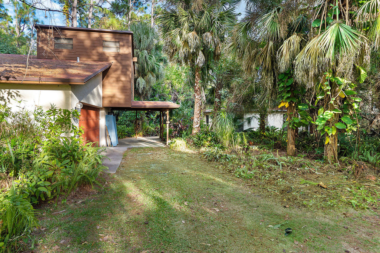 7479 Southeast Rivers Edge Street Jupiter, FL 33458 - Photo 6 of 39 Detached garage