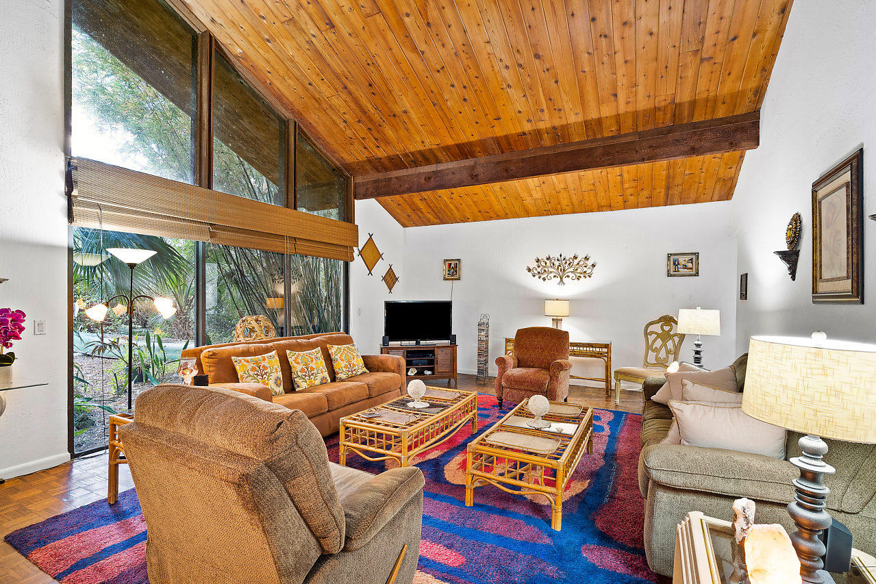 7479 Southeast Rivers Edge Street Jupiter, FL 33458 - Photo 9 of 39 Living room