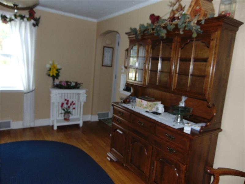 305 Wills Road Connellsville, PA 15425 - Photo 3 of 11 Dining Room