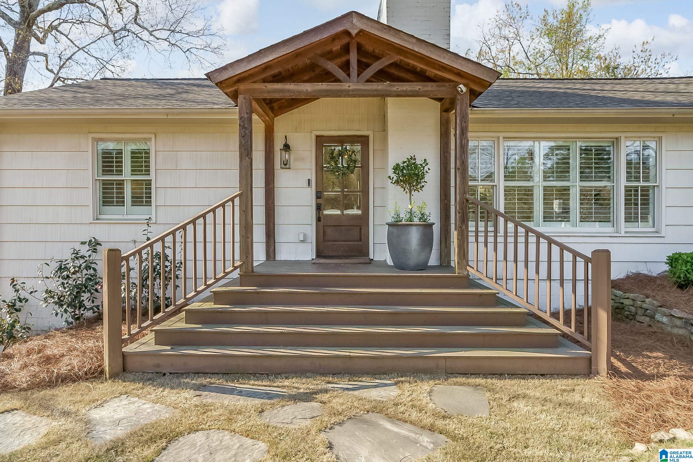 3321 Ridgely Circle Birmingham, AL 35243 - Photo 2 of 26