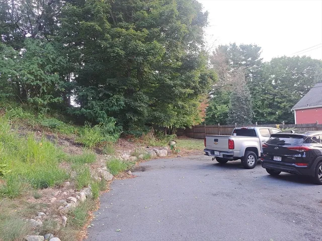 $2,300 | 1602 Mammoth Road, Unit 2, Dracut, MA 01826