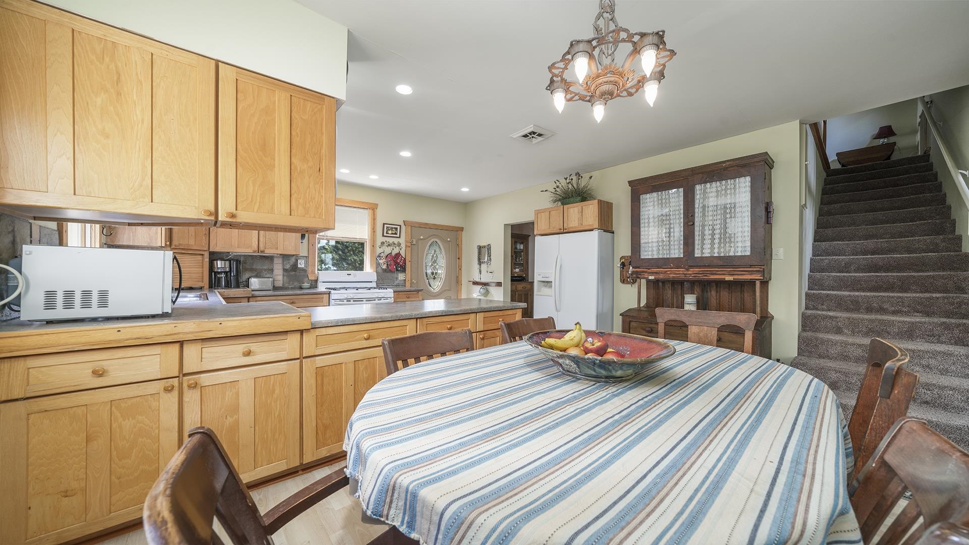 6443 Latham Road Rockford, IL 61101 - Photo 12 of 46 Gallery Image 12