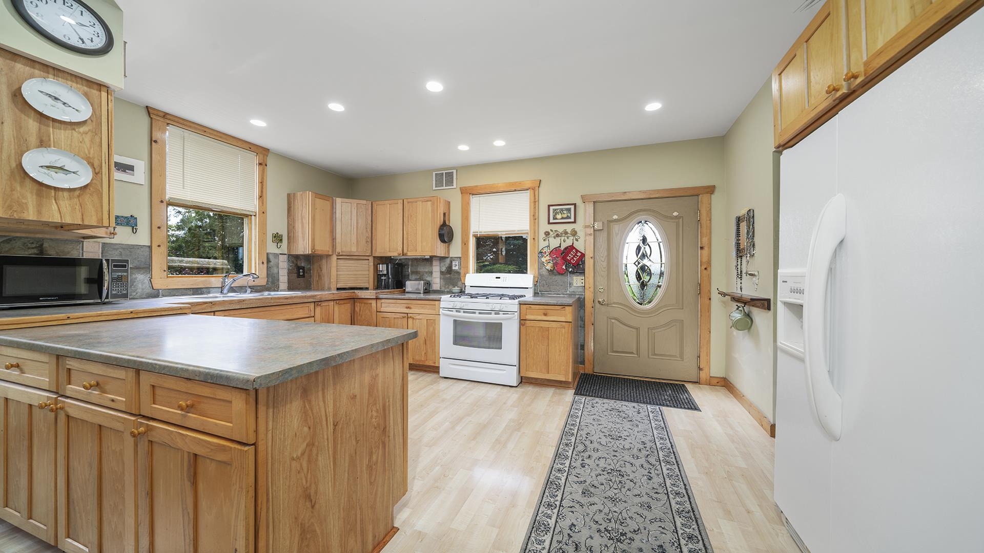 6443 Latham Road Rockford, IL 61101 - Photo 14 of 46 Gallery Image 14