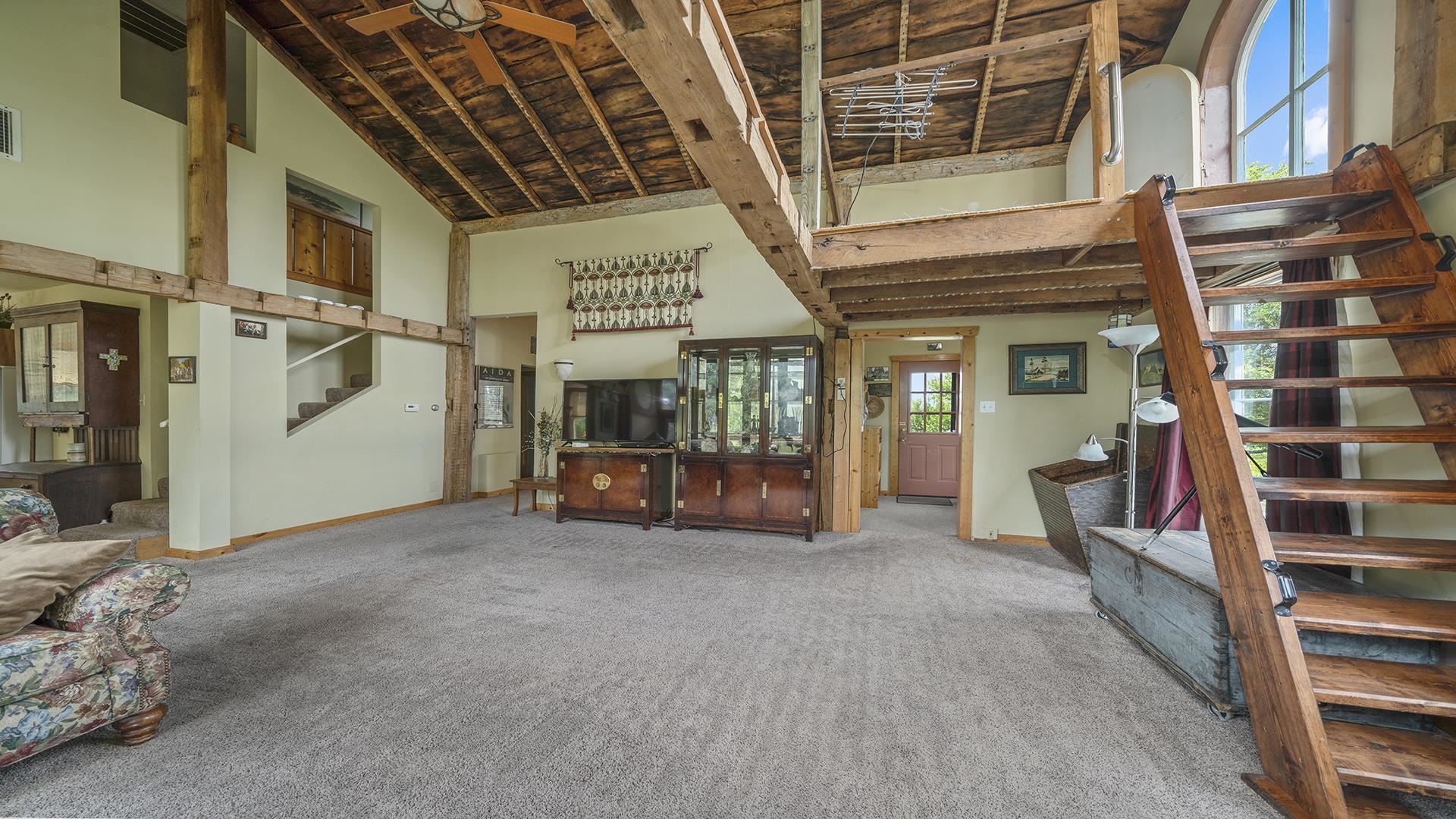 6443 Latham Road Rockford, IL 61101 - Photo 4 of 46 Gallery Image 4