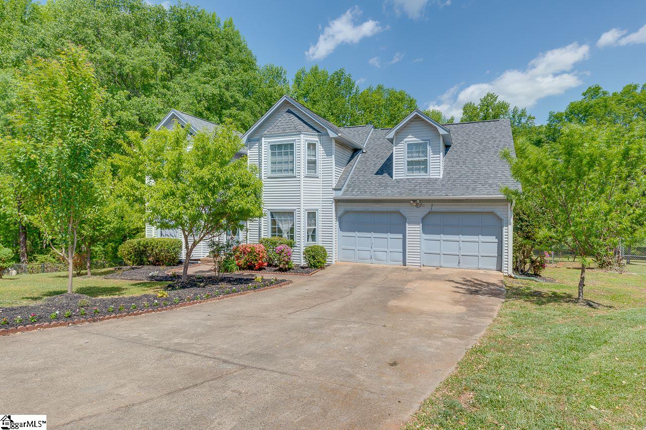 124 Northridge Road Greer, SC 29650 - Photo 3 of 36 Gallery Image 3