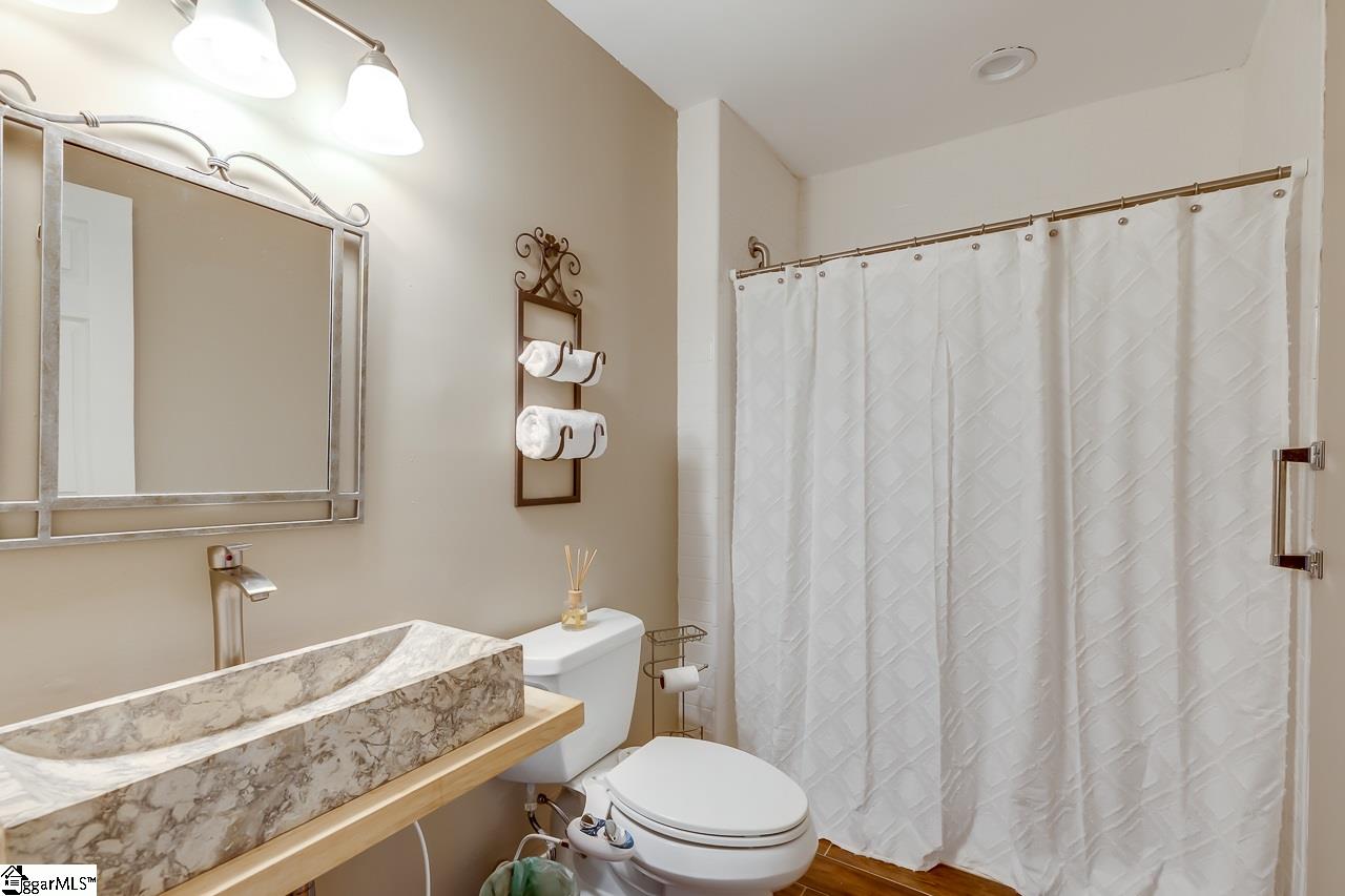 124 Northridge Road Greer, SC 29650 - Photo 9 of 36 Gallery Image 9