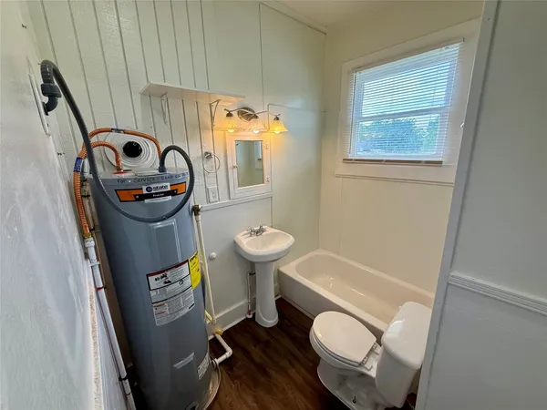 $795 | 1403 14th Street, Unit 4, Huntsville, TX 77340