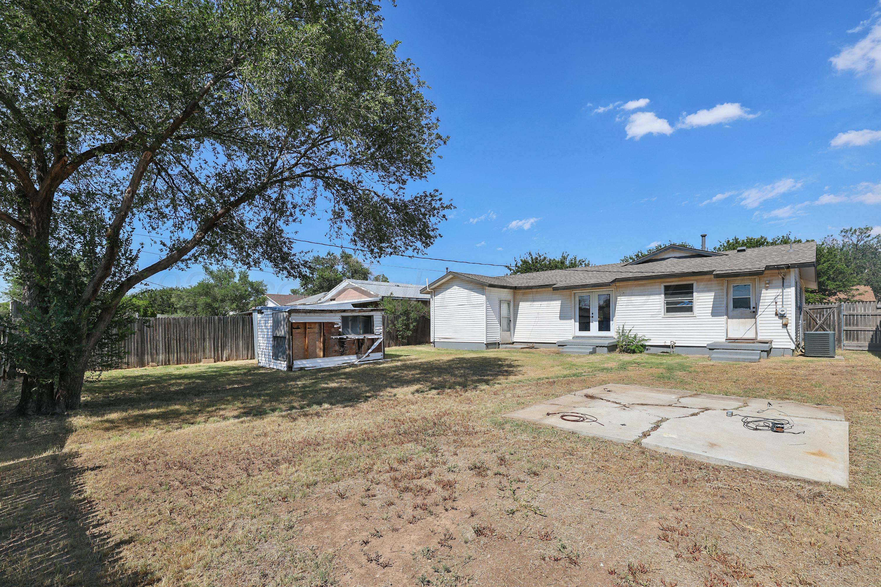 4304 South Bonham Street Amarillo, TX 79110 - Photo 21 of 22 21-Backyard
