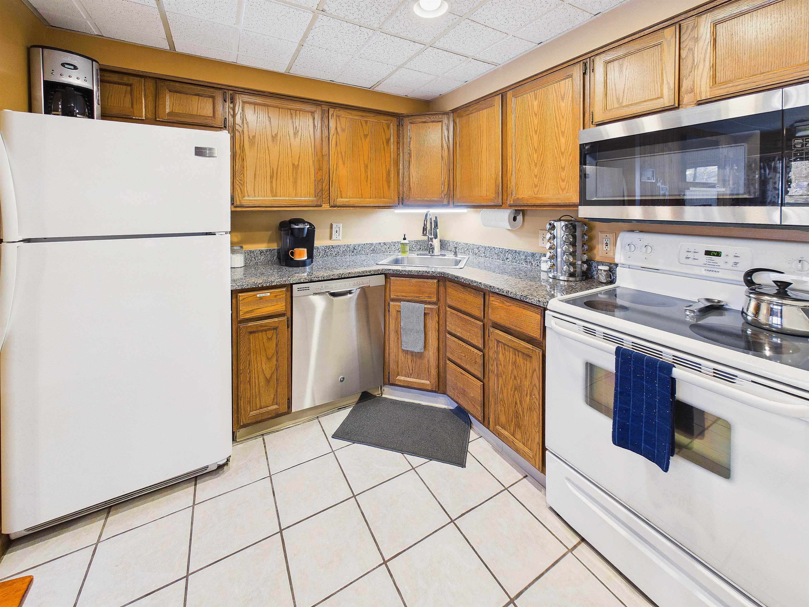 137 East Mountain Road, Unit 2B3 Killington, VT 05751 - Photo 9 of 43