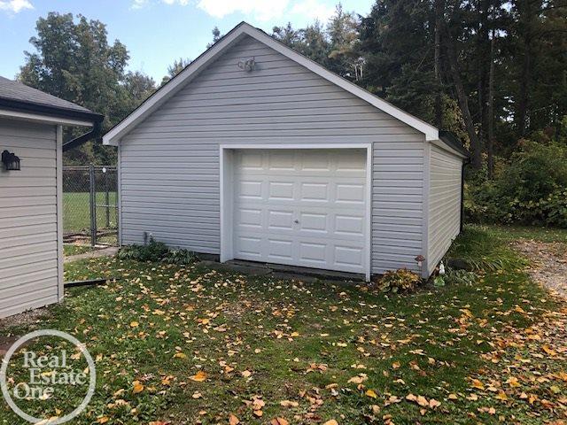 10165 Springborn Road Casco, MI 48064 - Photo 9 of 39 50025875-8.JPG