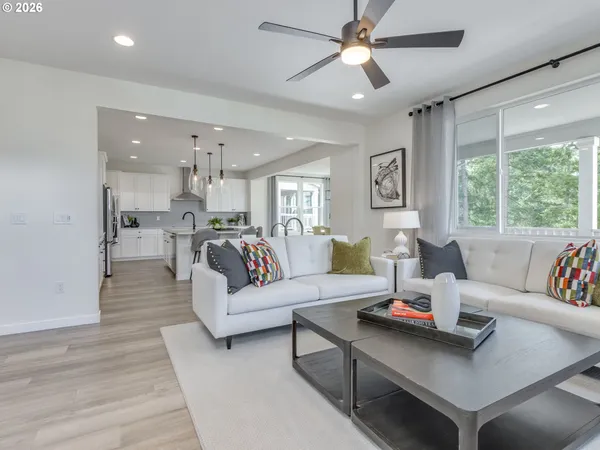 $799,990 | 1877 Northeast Currin Creek Drive, Estacada, OR 97023