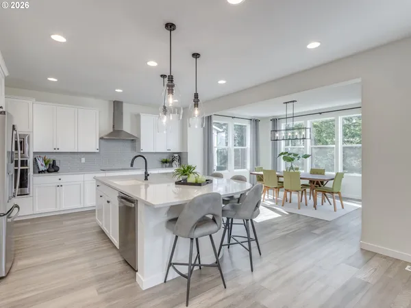 $799,990 | 1877 Northeast Currin Creek Drive, Estacada, OR 97023