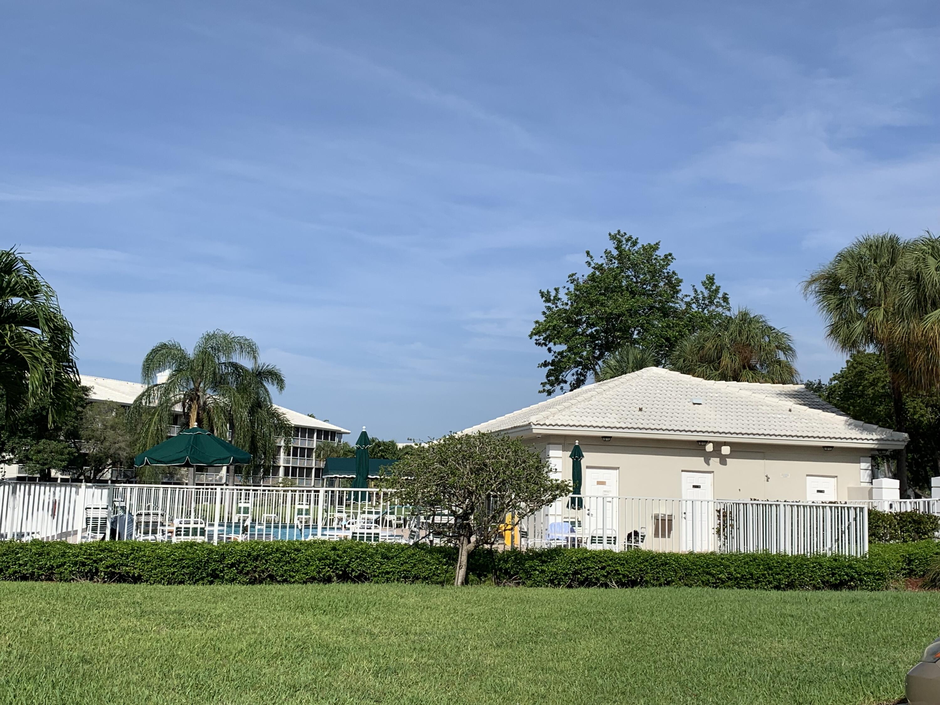 6037 Balboa Circle, Unit 303 Boca Raton, FL 33433 - Photo 5 of 35 IMG-0245