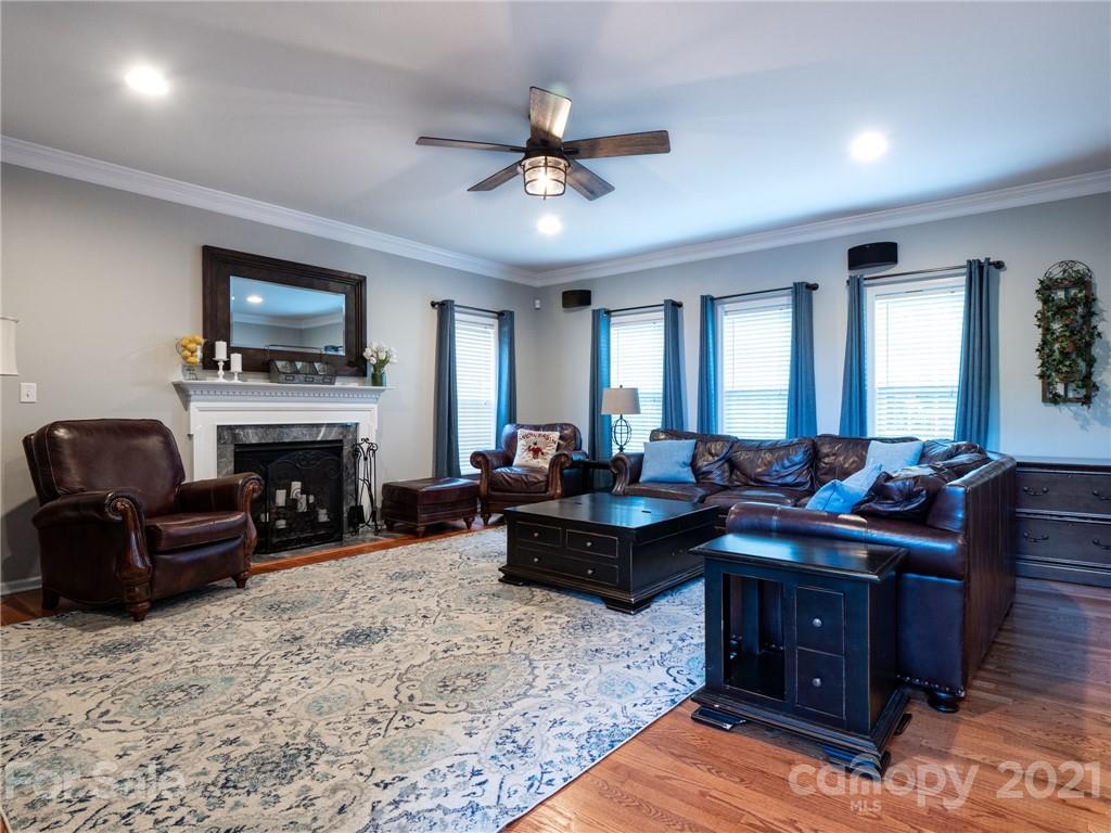 12025 Farnborough Road Huntersville, NC 28078 - Photo 9 of 43 Gallery Image 9