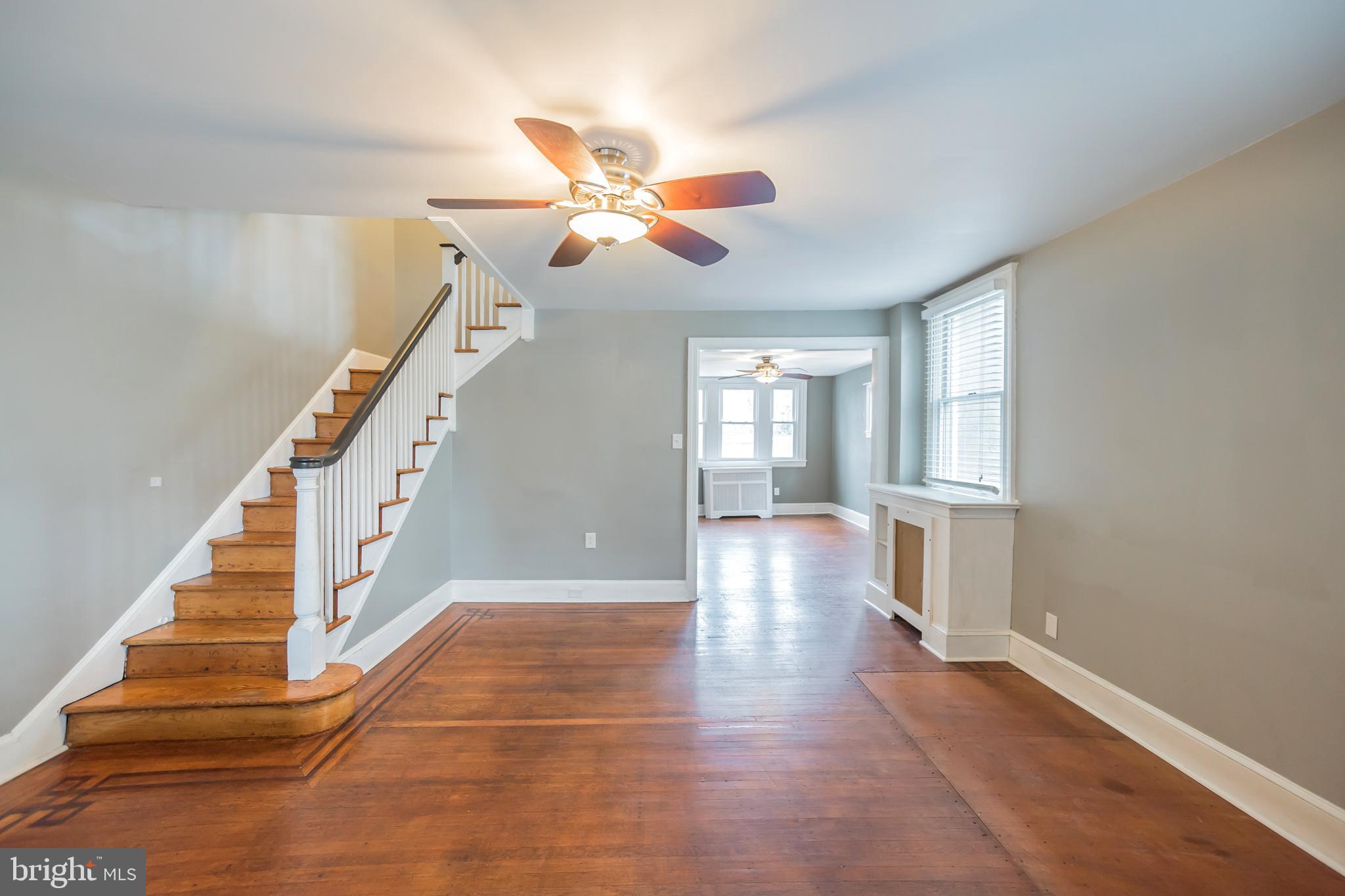 7513 Parkview Road Upper Darby, PA 19082 - Photo 4 of 15 Living Room