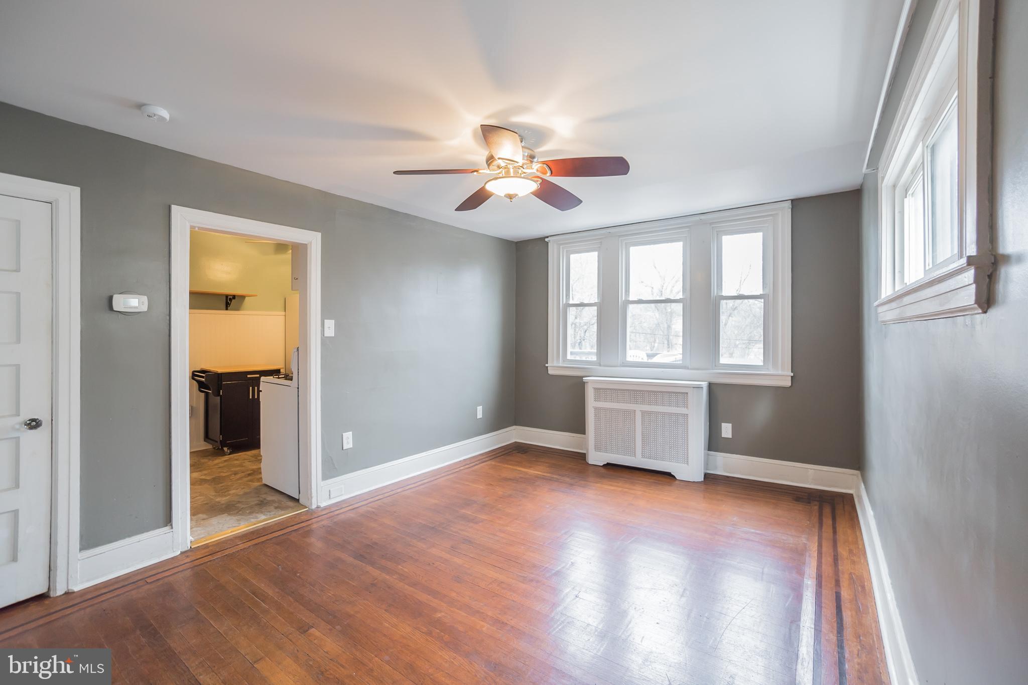 7513 Parkview Road Upper Darby, PA 19082 - Photo 5 of 15 Dining Room