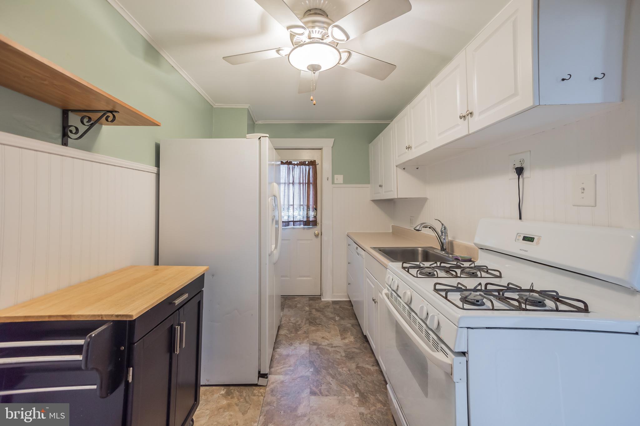 7513 Parkview Road Upper Darby, PA 19082 - Photo 6 of 15 Kitchen