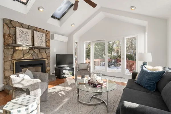 $1,295,000 | 16 Sunnyside Avenue, Wellesley, MA 02482
