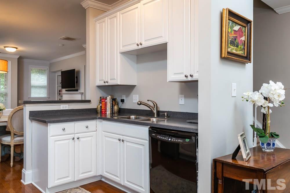 623 Highpark Lane Raleigh, NC 27608 - Photo 4 of 19