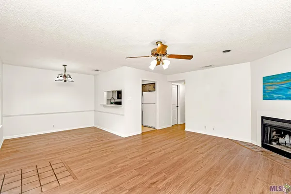 $175,000 | 141 East Boyd Drive, Unit 302, Baton Rouge, LA 70808