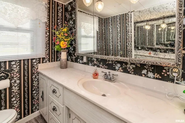 $269,000 | 2305 Weaver Road, Herrin, IL 62948