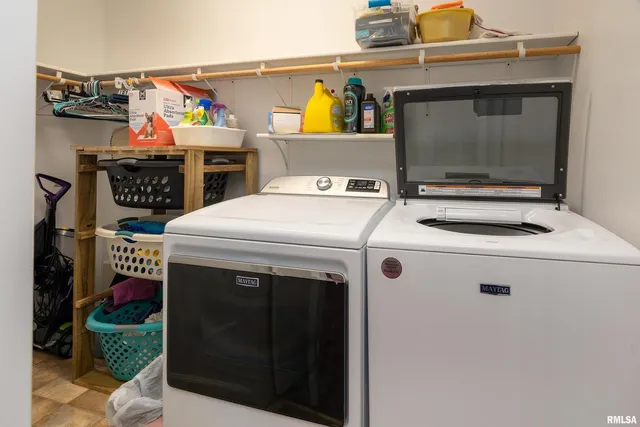 $269,000 | 2305 Weaver Road, Herrin, IL 62948