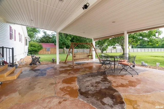 $269,000 | 2305 Weaver Road, Herrin, IL 62948