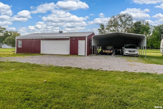 $269,000 | 2305 Weaver Road, Herrin, IL 62948